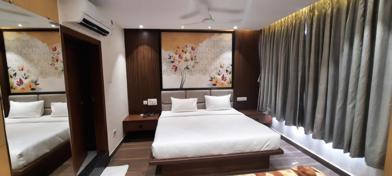 Hotel Sunrise Hospitality Vidzsajavádá Kültér fotó