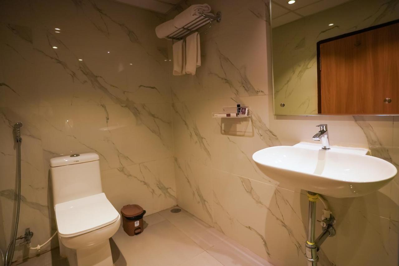 Hotel Sunrise Hospitality Vidzsajavádá Kültér fotó