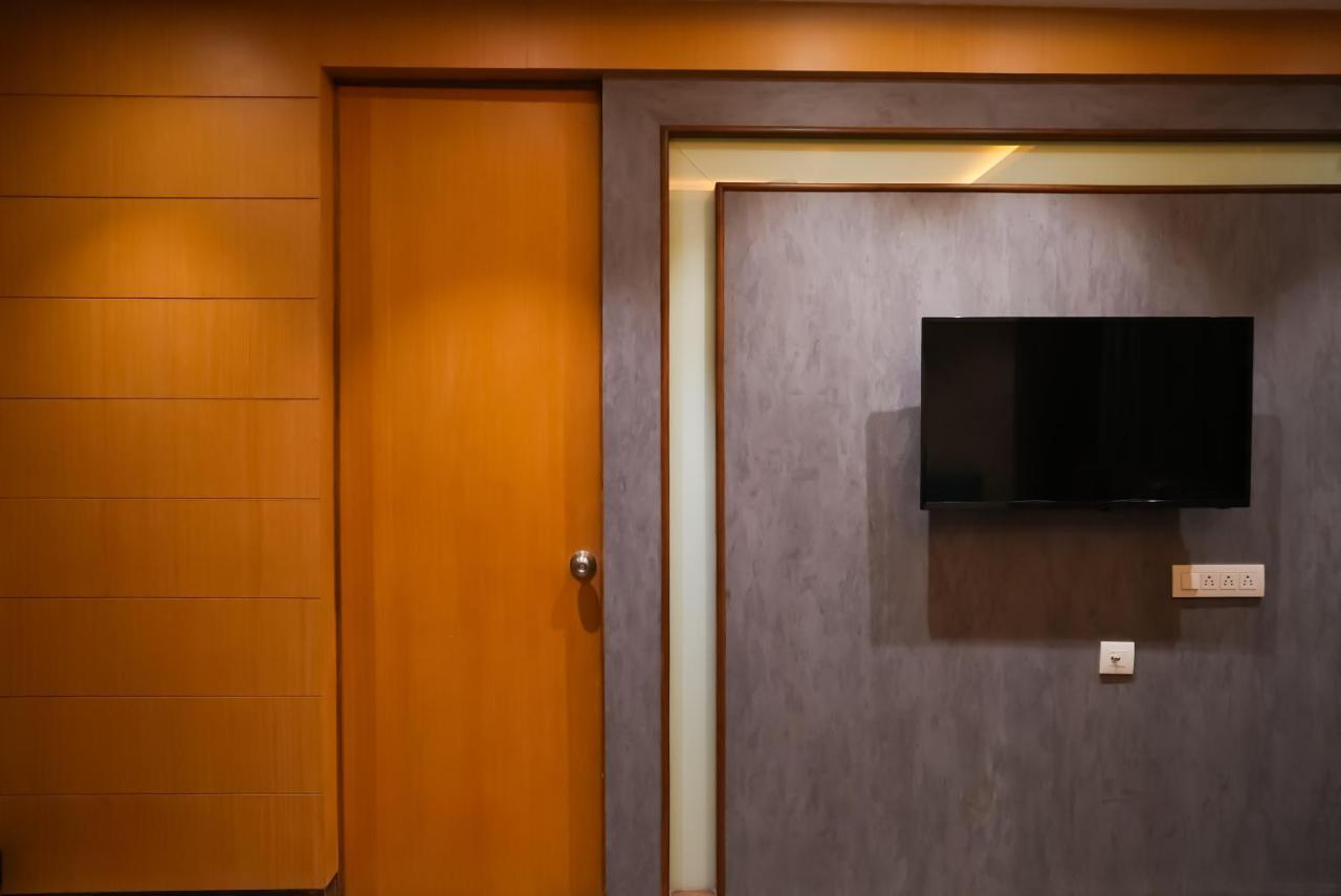 Hotel Sunrise Hospitality Vidzsajavádá Kültér fotó