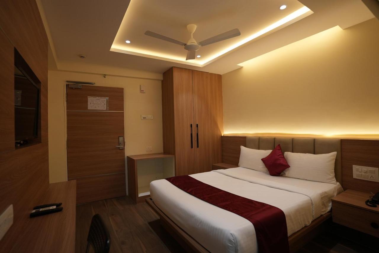 Hotel Sunrise Hospitality Vidzsajavádá Kültér fotó